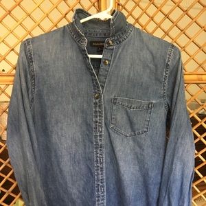 Women’s Banana Republic Size S Jean Shirt